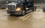 2012 Cascadia 125 Thumbnail 1