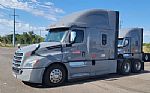 2020 CASCADIA 126 Thumbnail 3