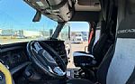 2020 CASCADIA 126 Thumbnail 9