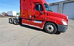 2010 Cascadia 125 Thumbnail 3