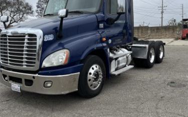 Photo of a 2013 Freightliner Cascadia 125 Day Cab Trucks for sale