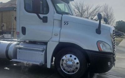 Photo of a 2013 Freightliner Cascadia 125 Day Cab Trucks for sale