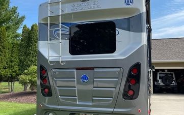 Photo of a 2022 Holiday Rambler Vacationer 33C for sale