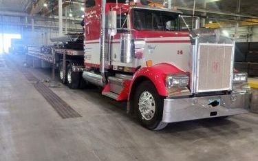 Photo of a 2000 Kenworth W900 Sleeper Trucks for sale