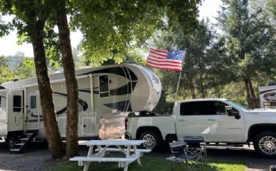 Photo of a 2020 Northwood Arctic FOX Grande Ronde 35-5Z With A Chevrolet Silverado 3500HD 4WD for sale