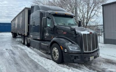 Photo of a 2014 Peterbilt 579 Sleeper Truck for sale