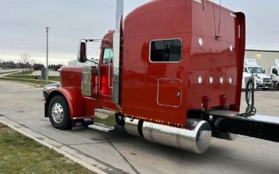 Photo of a 2019 Peterbilt 389 Sleeper Trucks for sale