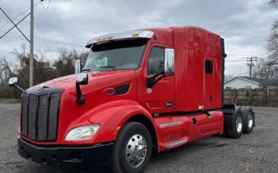 Photo of a 2017 Peterbilt 579 Sleeper Trucks for sale