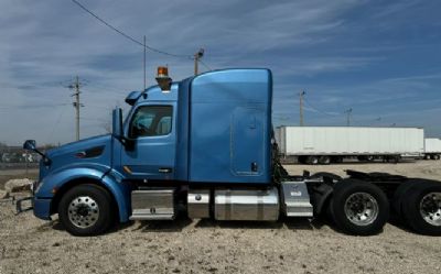 Photo of a 2019 Peterbilt 579 Sleeper Trucks for sale
