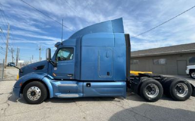 Photo of a 2019 Peterbilt 579 Sleeper Trucks for sale