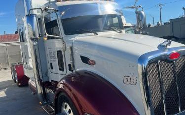 Photo of a 2014 Peterbilt 386 for sale