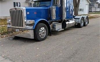 Photo of a 2023 Peterbilt 389 Sleeper Trucks for sale
