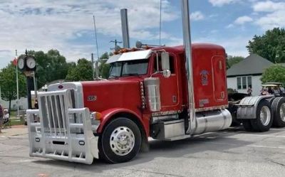 Photo of a 2005 Peterbilt 379 Sleeper Trucks for sale