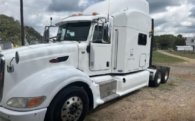 Photo of a 2013 Peterbilt 386 Sleeper Trucks for sale