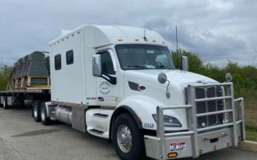 Photo of a 2016 Peterbilt 579 Sleeper Truck for sale