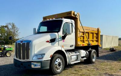 Photo of a 2022 Peterbilt 579 Dump Truck for sale