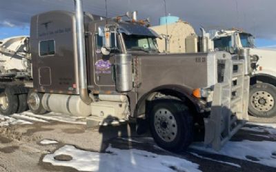 Photo of a 2007 Peterbilt 379 Sleeper Trucks for sale