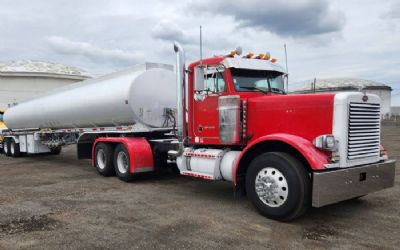 Photo of a 2002 Peterbilt 379 Classic With Tank for sale