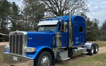 Photo of a 2022 Peterbilt 389 Sleeper Trucks for sale