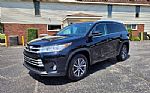 2017 Highlander XLE AWD Thumbnail 1