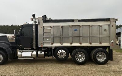 Photo of a 2021 Kenworth W990 Dump Truck for sale