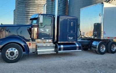 Photo of a 2007 Kenworth W900L Sleeper Trucks for sale