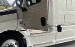 2018 CASCADIA 126 Thumbnail 7