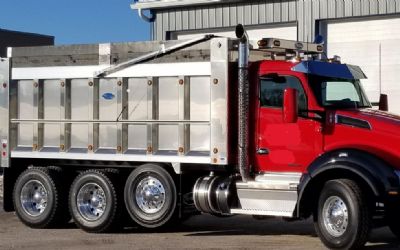 Photo of a 2021 Kenworth T880 TRI Axle Dump Truck for sale