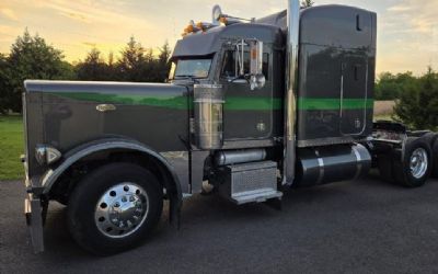 Photo of a 2002 Peterbilt 379 for sale