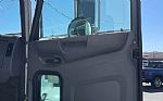 2016 330 Box Truck Thumbnail 17