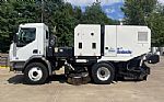 2019 220 sweeper truck Thumbnail 1