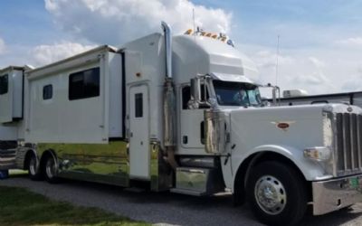 Photo of a 2008 Peterbilt 389 Toterhome for sale