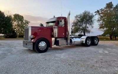 Photo of a 2003 Peterbilt 379 Day Cab Semi Truck for sale