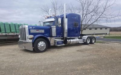 Photo of a 2020 Peterbilt 389 Sleeper Semi Truck for sale