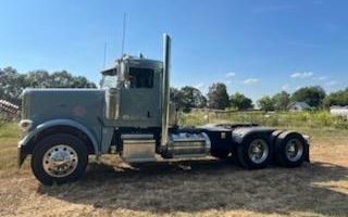 Photo of a 2020 Peterbilt 389 Day Cab for sale