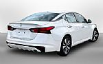 2022 Altima Thumbnail 11