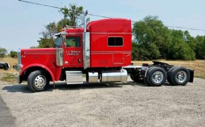 Photo of a 2022 Peterbilt 389 Sleeper Semi Truck for sale