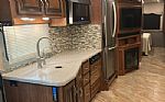 2017 Vacationer 33C Thumbnail 9