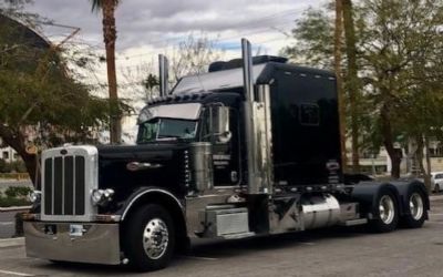 Photo of a 2011 Peterbilt 389 Custom Sleeper Truck for sale