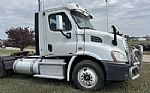 2012 Cascadia 113 Thumbnail 3