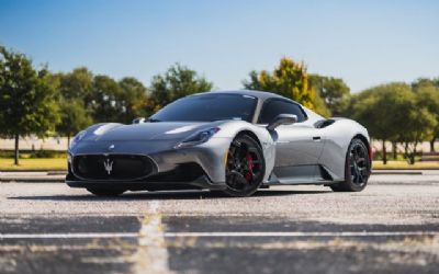 Photo of a 2022 Maserati MC20 Carbon Fiber Roof Carbon Engine Cover Front Lift Two-Layer Paint for sale