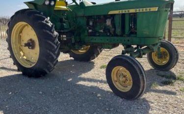 Photo of a 1967 John Deere 2510 for sale