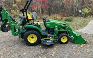 Photo of a 2022 John Deere 2025R Tractors for sale