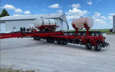Photo of a 2013 White 8816 Planter Planter for sale