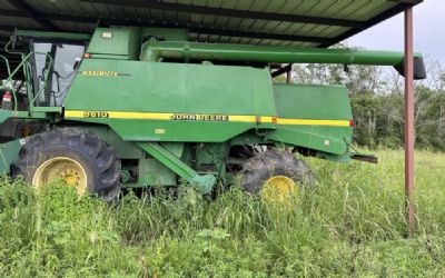 1998 John Deere 9610 Combine