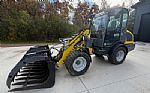 2004 WL38 Wheel Loader Grapple Attachment Thumbnail 1