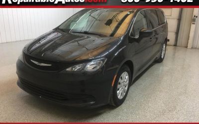 Photo of a 2018 Chrysler Pacifica L Repairable Hail Damage for sale