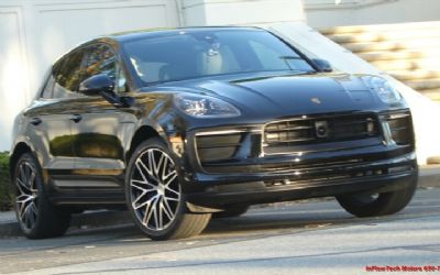 Photo of a 2022 Porsche Macan SUV for sale