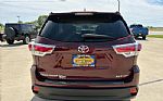 2016 Highlander Thumbnail 9