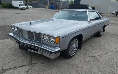 Photo of a 1976 Oldsmobile Delta 88 Low Miles Royale Sedan for sale